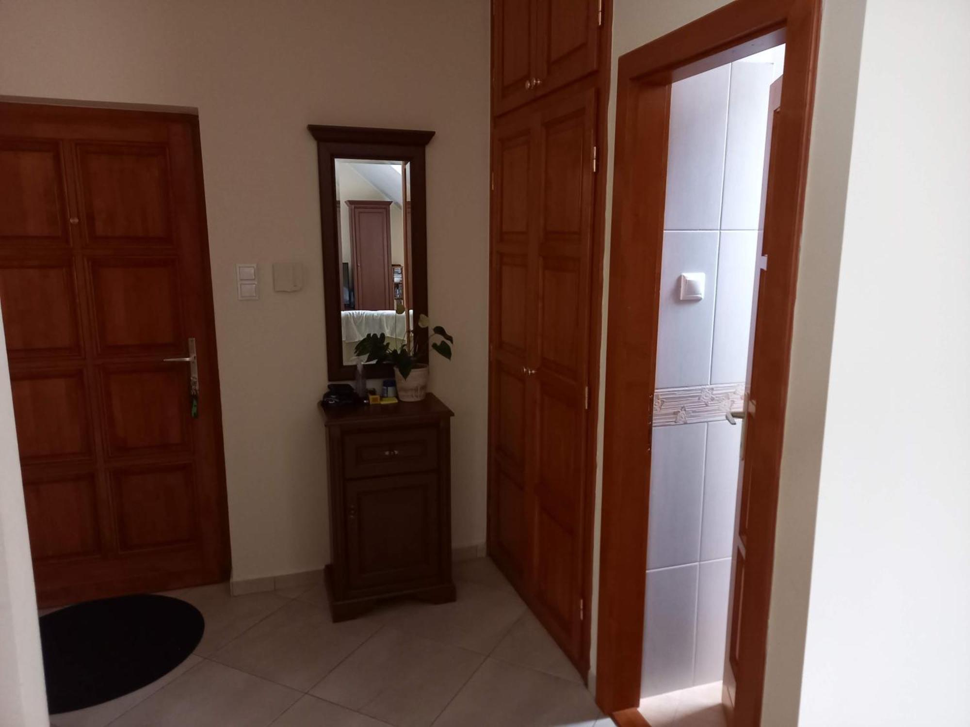 River Apartmanhaz ยาสซ์แบร์รีนย์ ภายนอก รูปภาพ